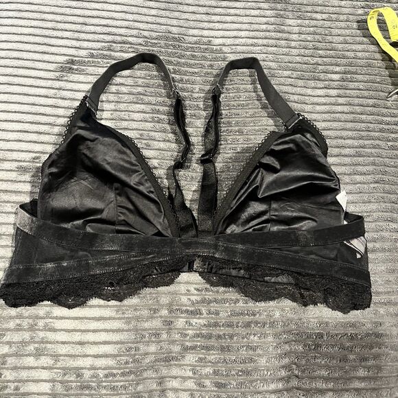 Victoria’s Secret Bralette black large velvet trim lace front Closure EUC - Picture 4 of 7